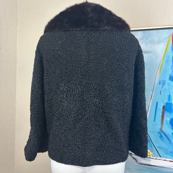 VTG Charles Stokie
Persian Lamb Wool
Swing Jacket Mink Fur Collar
Size med - Picture 3 of 6